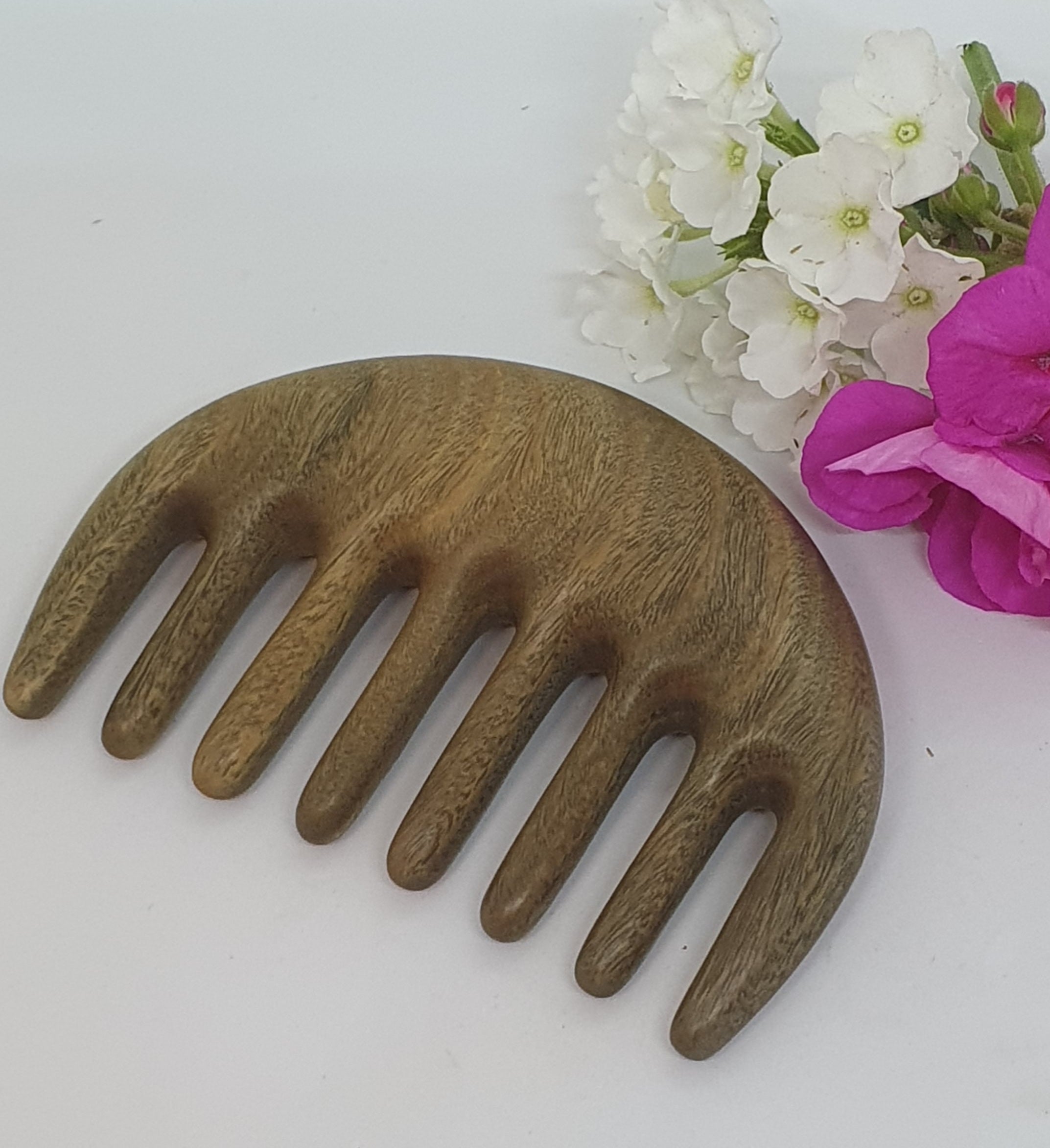 מסרק עץ לקרקפת